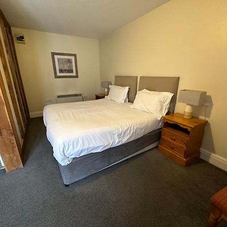 Welwyn The White Hart Hotel מראה חיצוני תמונה
