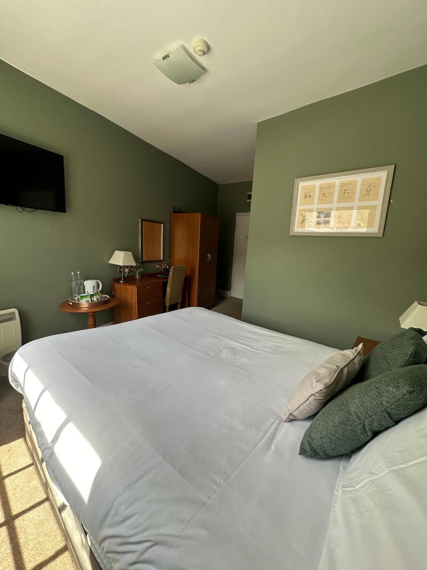 Welwyn The White Hart Hotel מראה חיצוני תמונה