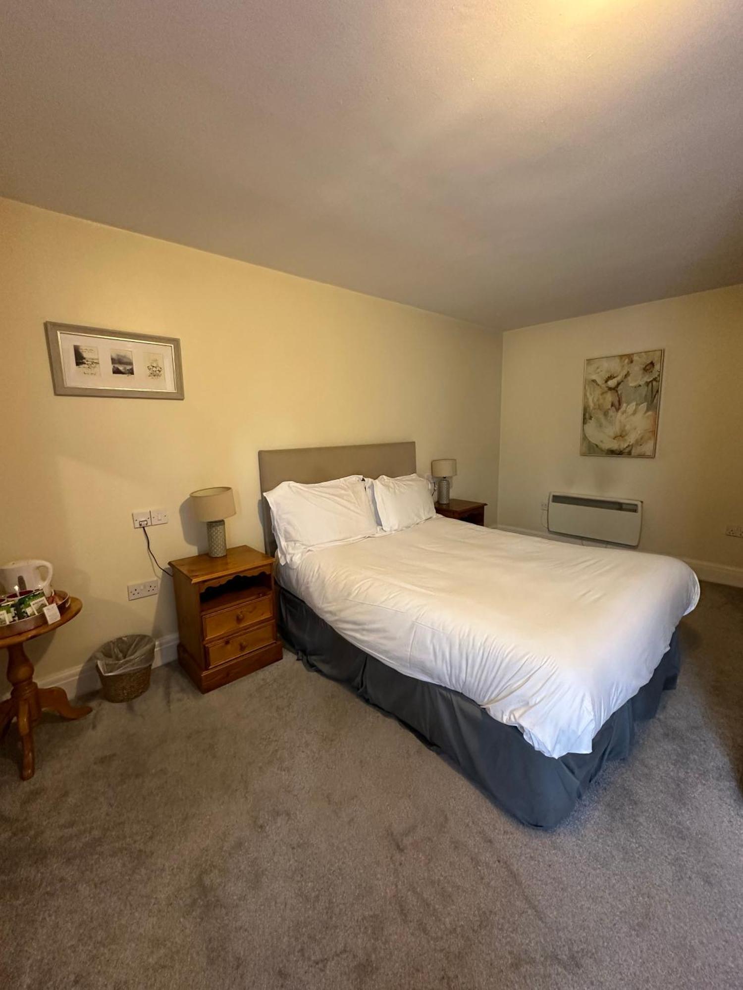 Welwyn The White Hart Hotel מראה חיצוני תמונה