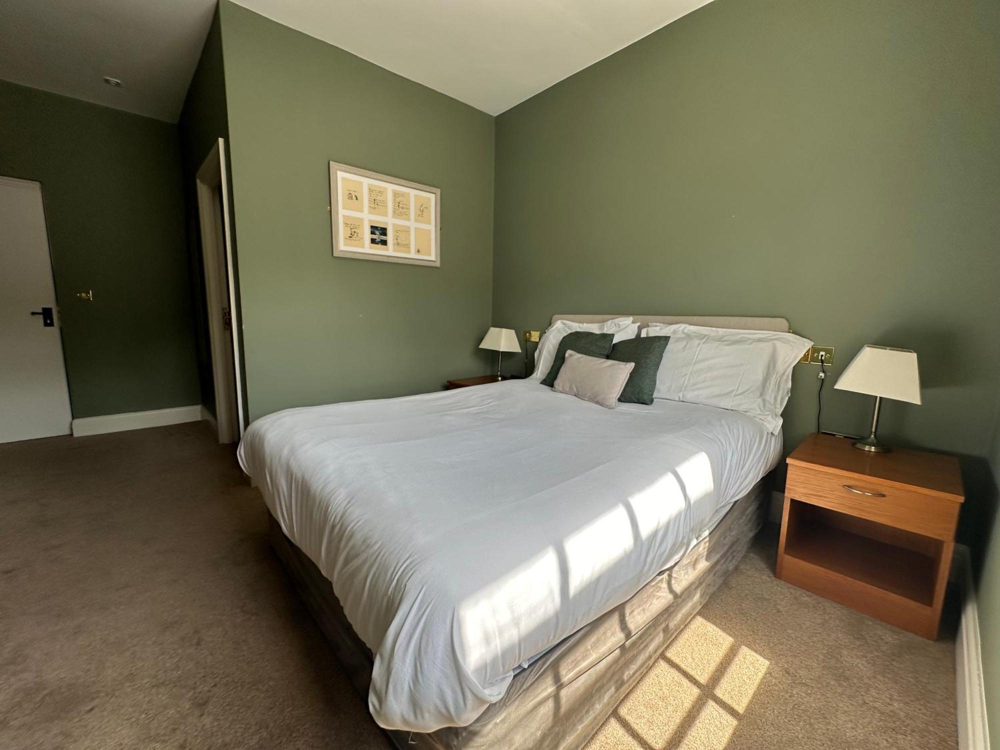Welwyn The White Hart Hotel מראה חיצוני תמונה