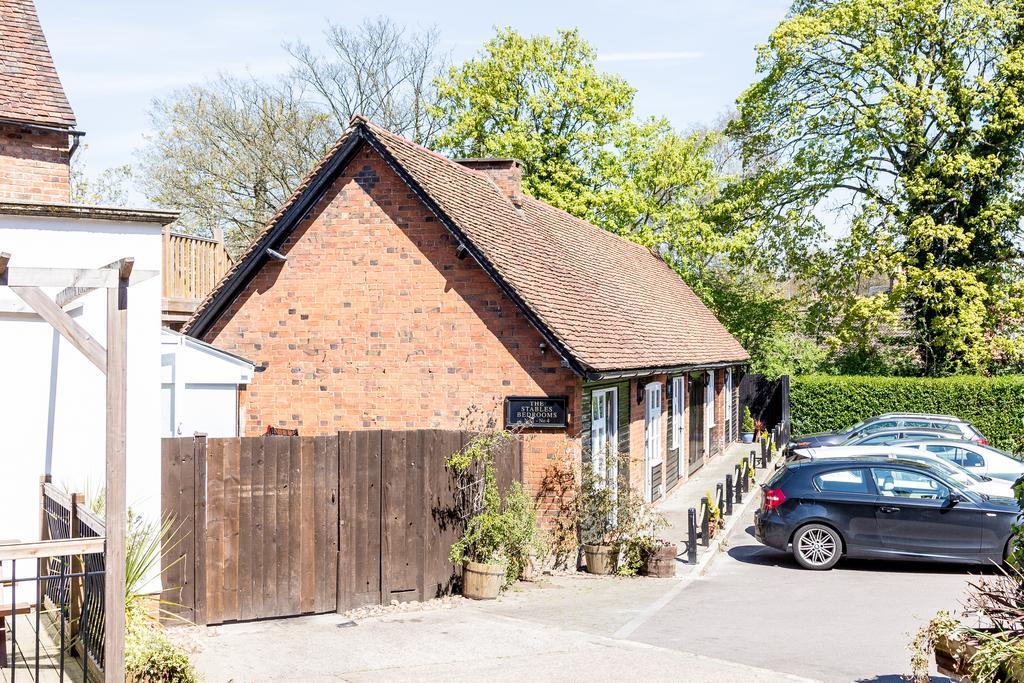 Welwyn The White Hart Hotel מראה חיצוני תמונה